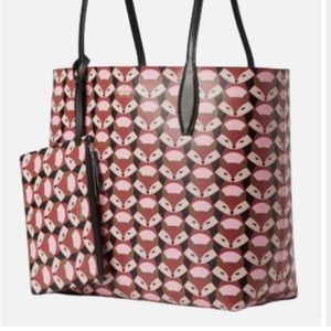 Kate Spade New York
OUT OF THE WOODS GEOFOX LARGE REVERSIBLE TOTE
